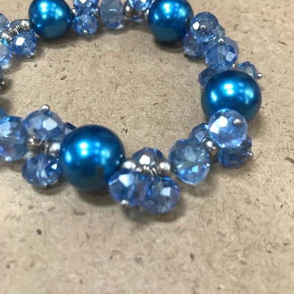 Iridescent Blue Beaded Crystal Bracelet Elastic vintage Style - Picture 3 of 5